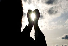 威廉希尔足球网:“心脏病都要吓出来了!”上海市中心街区机车深夜“炸街”,沿街居民饱受折磨.